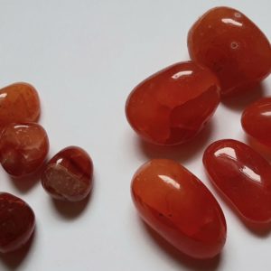 Image of small sized and meium sized Carnelian crystals