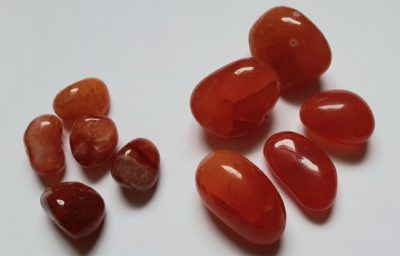 Image of small sized and meium sized Carnelian crystals